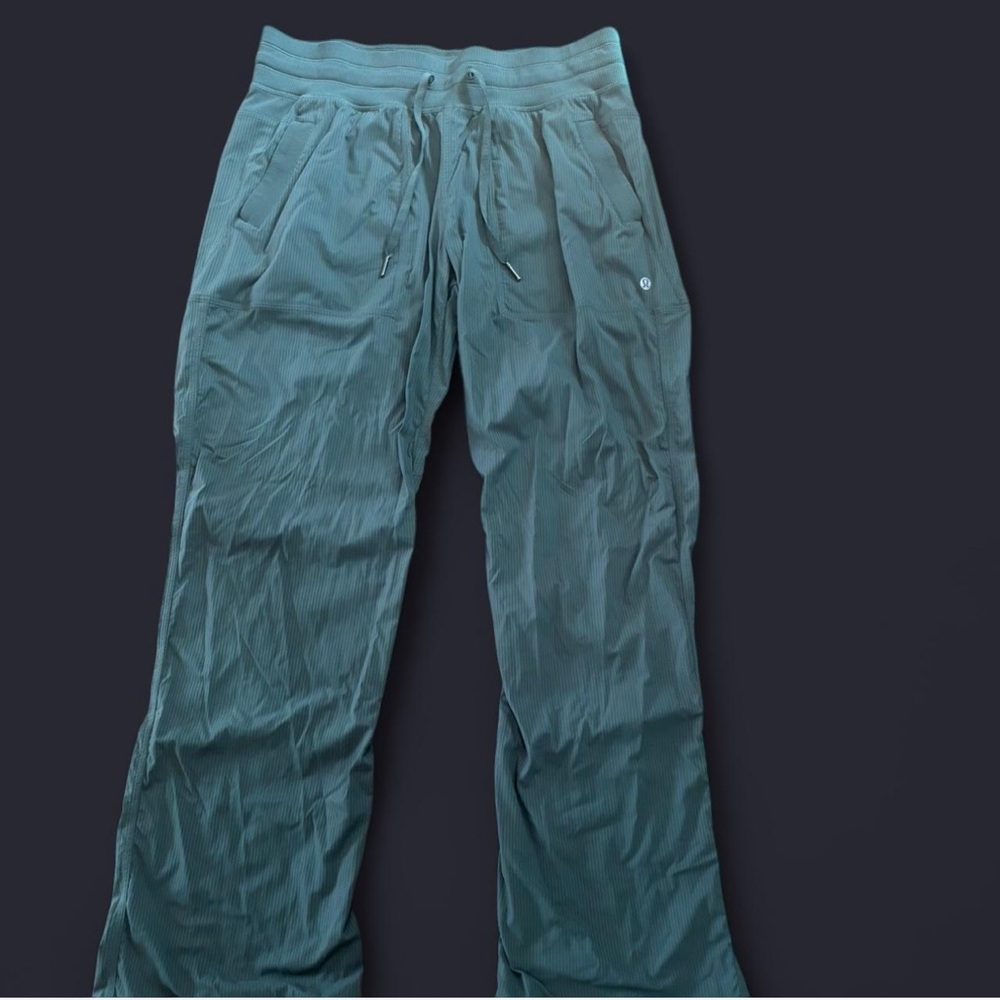 Lululemon Athletica Green Sweatpants with Elastic Waistband